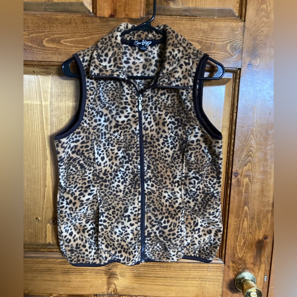 Lena Women’s Leopard Print Fleece Vest